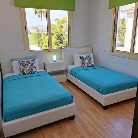 Sunshine Villa *